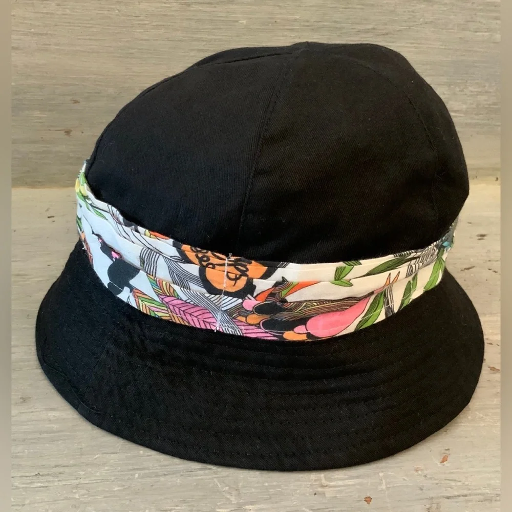 Sakroots‎ Bucket Sunhat Black 10” Diameter Fit  Peace and harmony all things GC